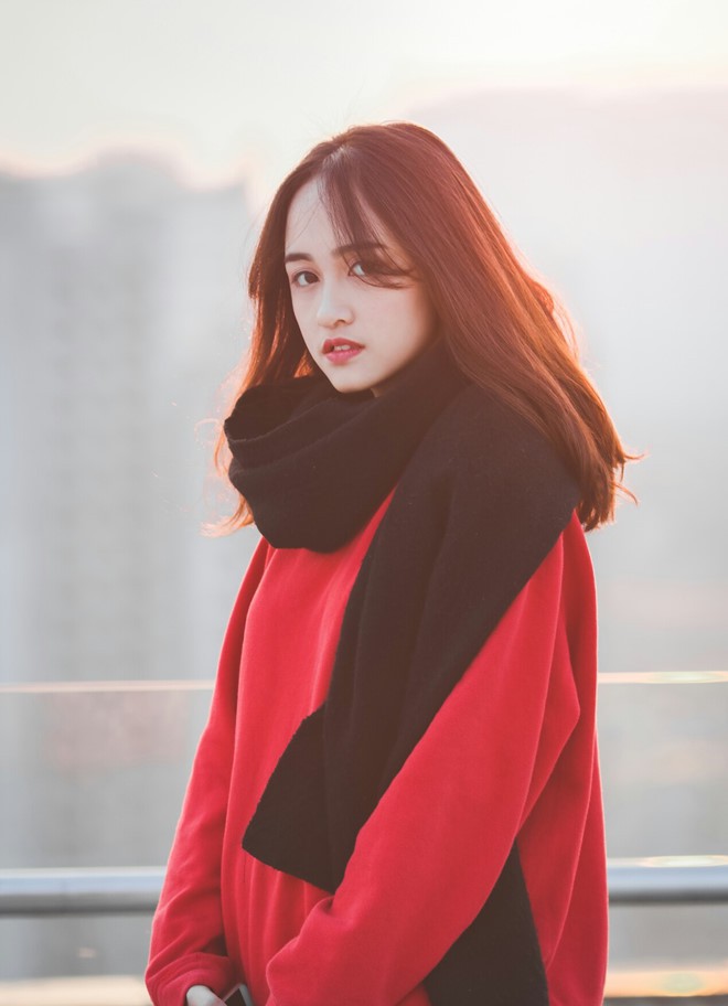 Nhan sắc đời thực rạng ngời của nữ sinh ĐH Kiến Trúc có ảnh thẻ kì lạ được chú ý trên mạng