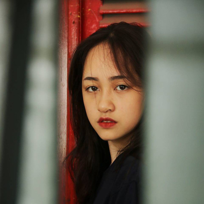 Nhan sắc đời thực rạng ngời của nữ sinh ĐH Kiến Trúc có ảnh thẻ kì lạ được chú ý trên mạng