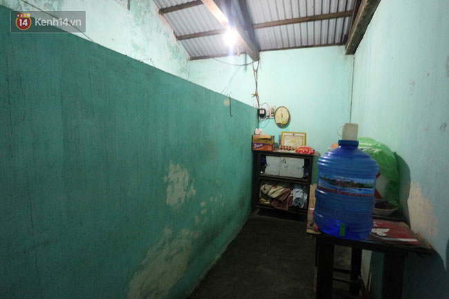 Câu chuyện đáng thương phía sau bức ảnh cụ ông ở Đà Nẵng cứ 20 giờ là tới siêu thị mua cơm thanh lý 10.000 đồng