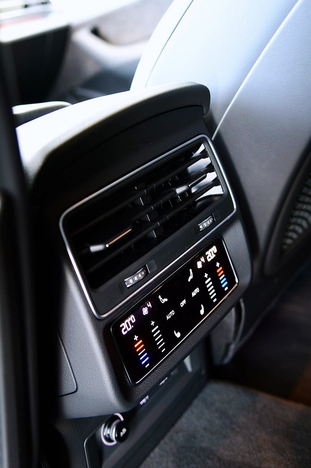 Audi Q8 giá 207.000 USD tại Thái Lan - cạnh tranh BMW X6