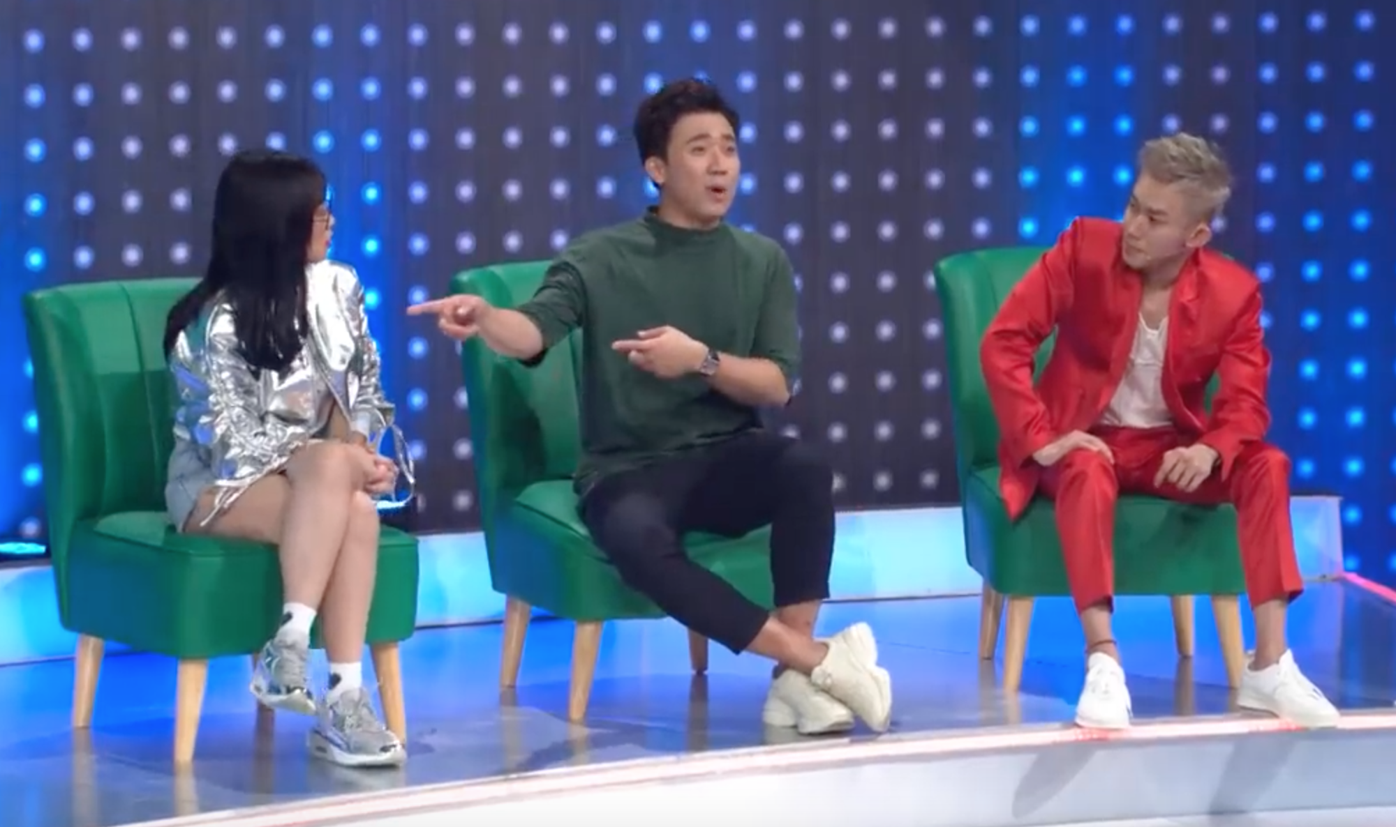 Giọng ải giọng ai tập 8: Hương Giang bị Trấn Thành trêu chọc vì phong cách... slow motion