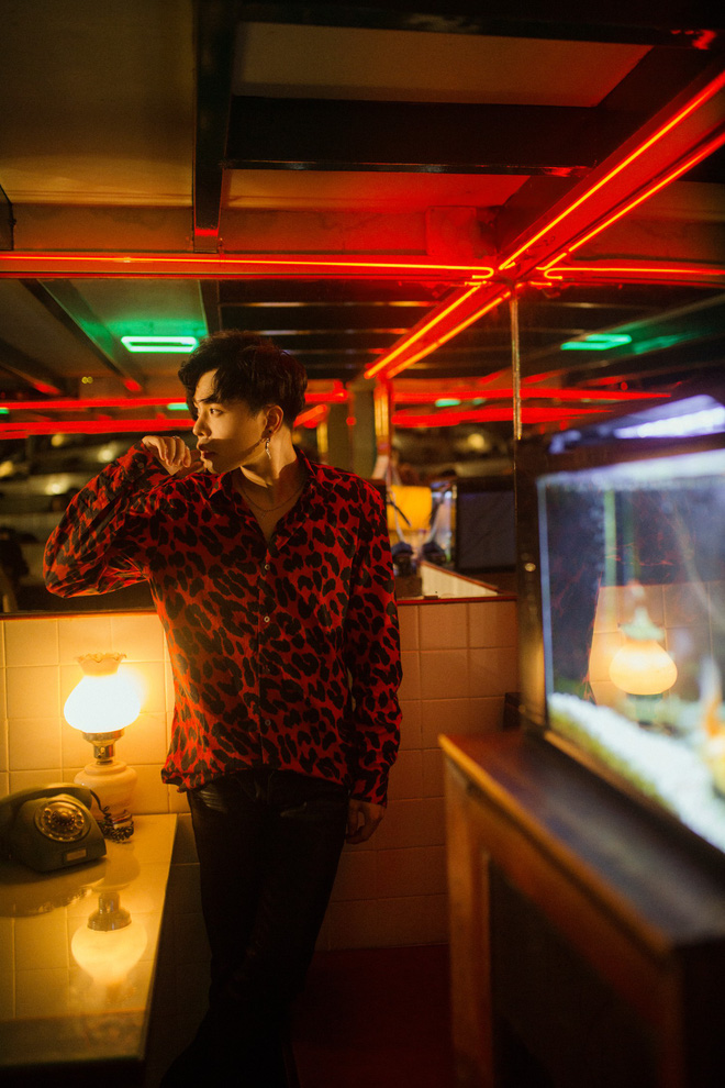 Fan đau đầu khi với bản hit lụy tình mới có tựa đề hack não của Trịnh Thăng Bình