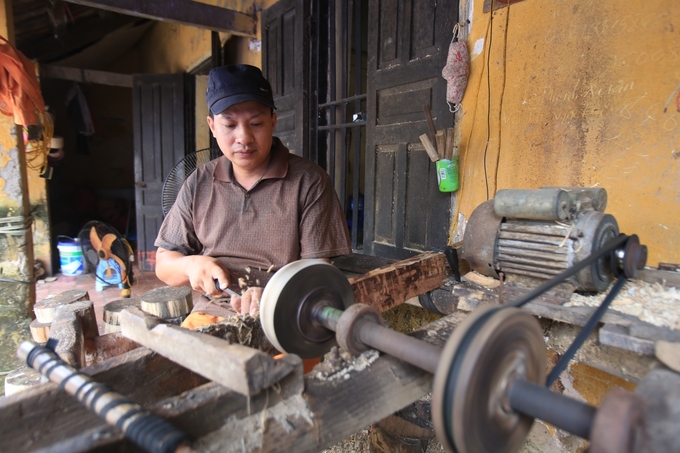 Dây chuyền làm 100.000 trống trung thu mỗi năm ở Hưng Yên
