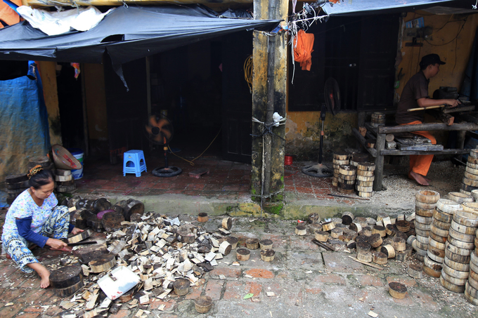 Dây chuyền làm 100.000 trống trung thu mỗi năm ở Hưng Yên