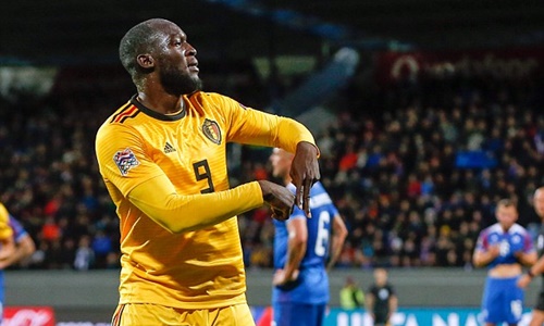 Bỉ ra quân thuận lợi trong ngày Lukaku lập cú đúp