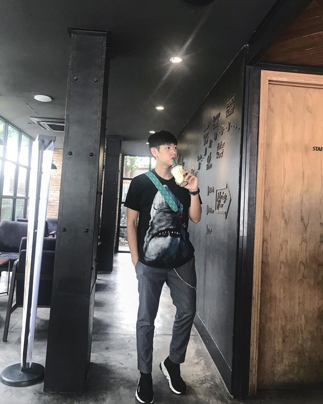 Hot boy cao 1m78 bị Miu Lê hành lên bờ xuống ruộng trong MV mới hoá ra là bạn của Đức Chinh, Văn Hậu