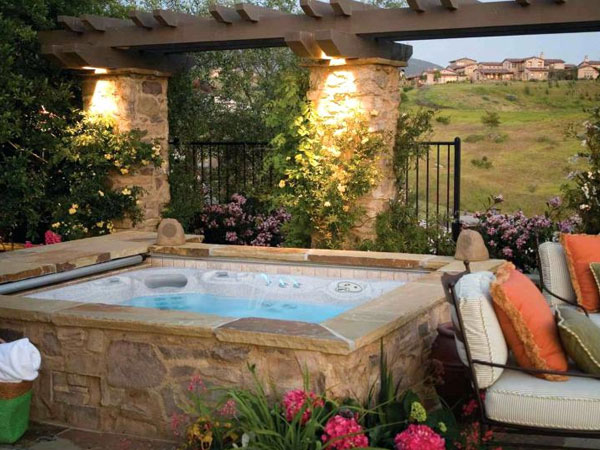 Nam công nhân rút sạch tiền tiết kiệm bao người tình và cái kết đắng