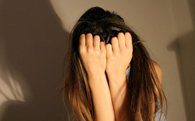 Hứa lớn lên sẽ lấy làm vợ, yêu râu xanh nhiều lần hiếp dâm bé gái