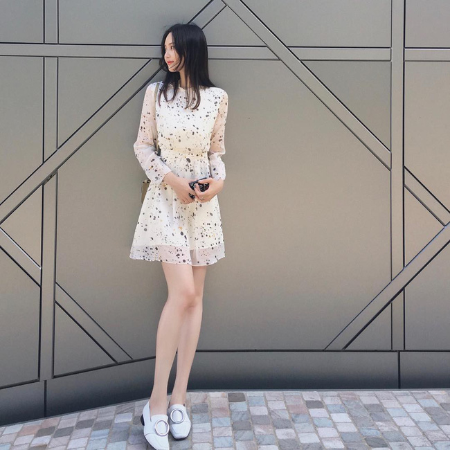 Các quý cô sành điệu châu Á gợi ý muôn kiểu lên đồ đơn giản nhưng vẫn xinh đẹp hết phần thiên hạ