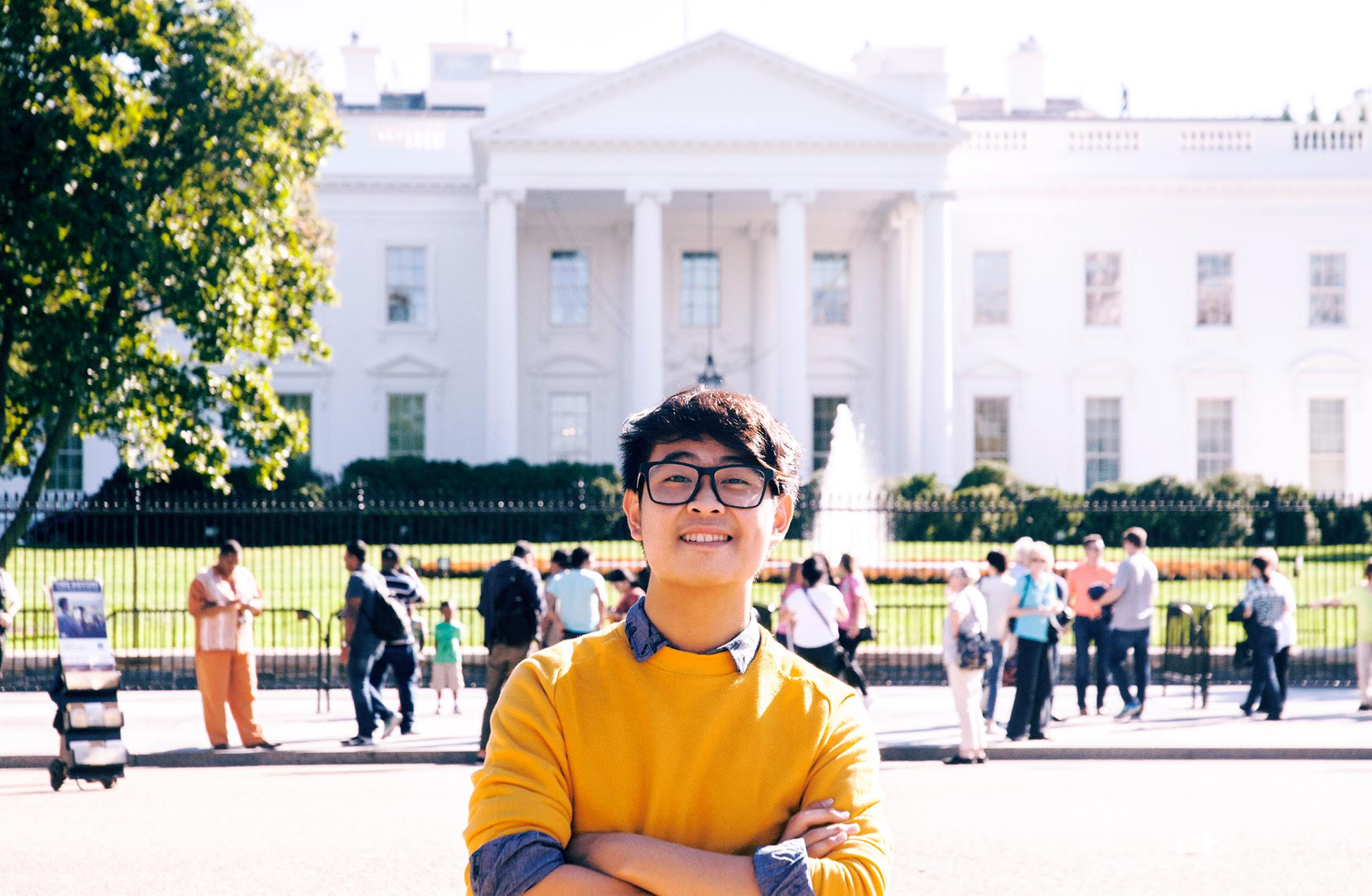 Cựu học sinh Thực nghiệm kể chuyện học sách Công nghệ giáo dục và giải đáp thắc mắc của dân mạng về vuông tròn, gà qué, quả muỗm