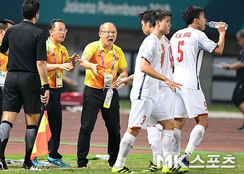 Báo Thái Lan phân tích về kịch bản bị ĐT Việt Nam truất ngôi ở AFF Cup