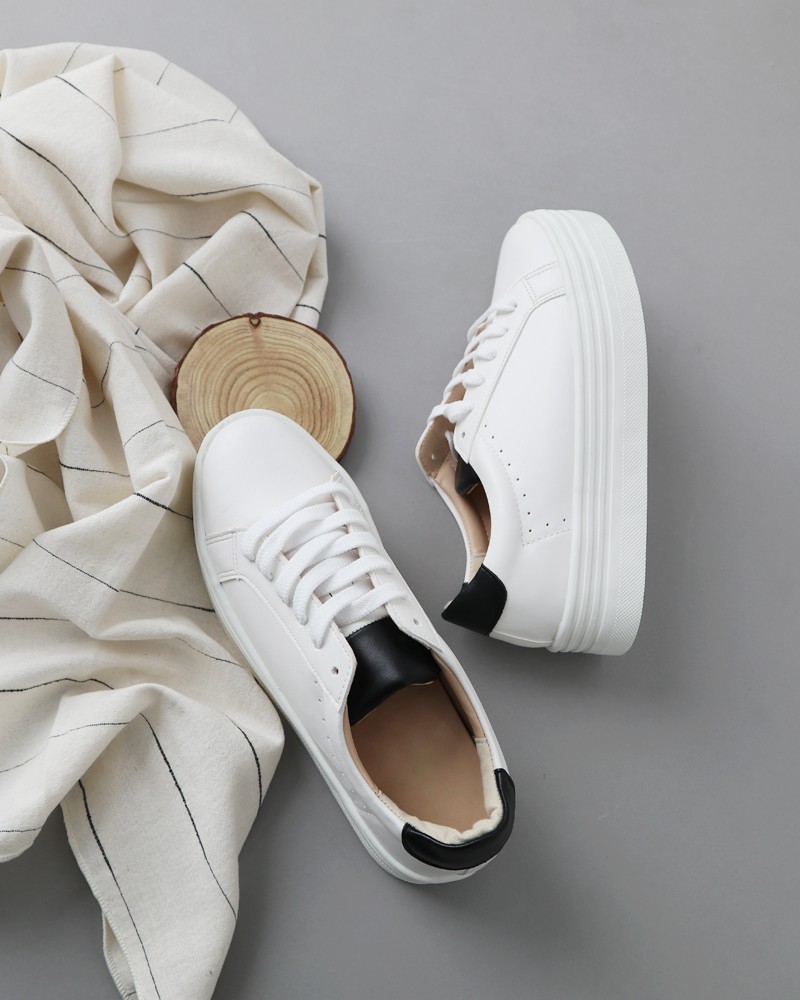 Có ít nhất 5 kiểu giày dép cực xinh xắn và trendy để các nàng thỏa sức làm điệu trong mùa thu này