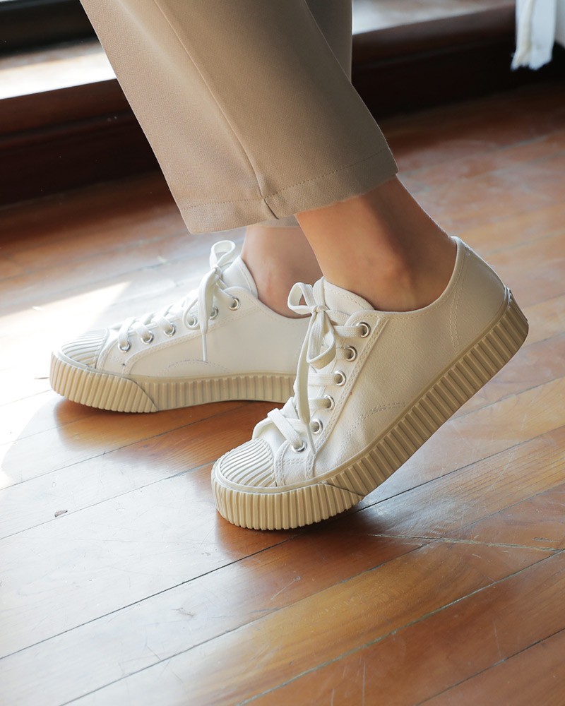 Có ít nhất 5 kiểu giày dép cực xinh xắn và trendy để các nàng thỏa sức làm điệu trong mùa thu này