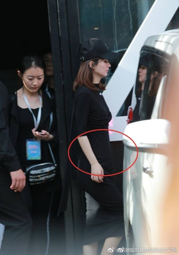 Triệu Lệ Dĩnh không chịu thừa nhận bầu bí, netizen đáp trả bằng loạt ảnh bằng chứng