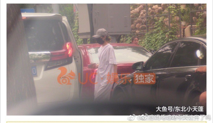 Triệu Lệ Dĩnh không chịu thừa nhận bầu bí, netizen đáp trả bằng loạt ảnh bằng chứng