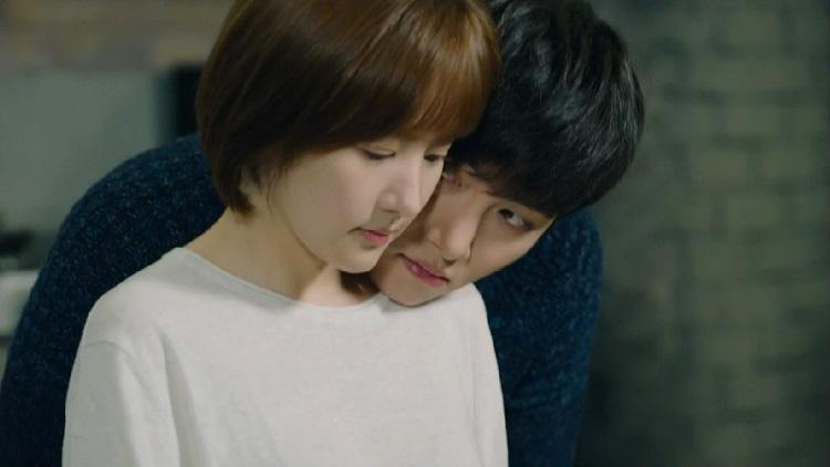 Chấp nhận làm kẻ thế thân suốt đời cho vợ vì một đêm định mệnh