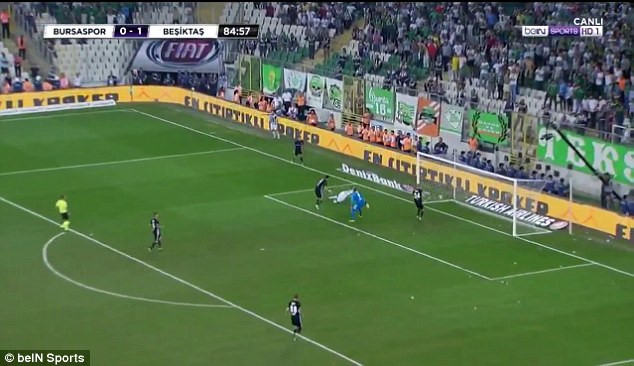 Karius được chọn làm đại sứ hình ảnh cho đội bóng mới