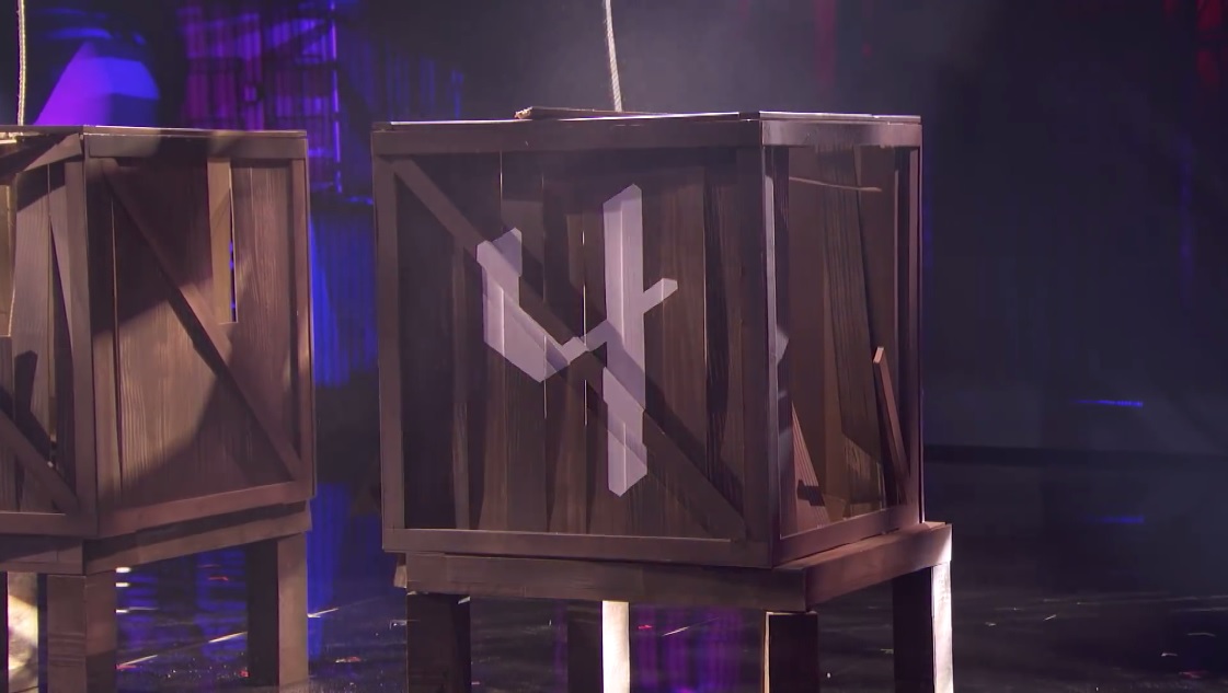 Americas Got Talent: Giám khảo Howie Mandel hú hồn khi thoát chết trong gang tấc