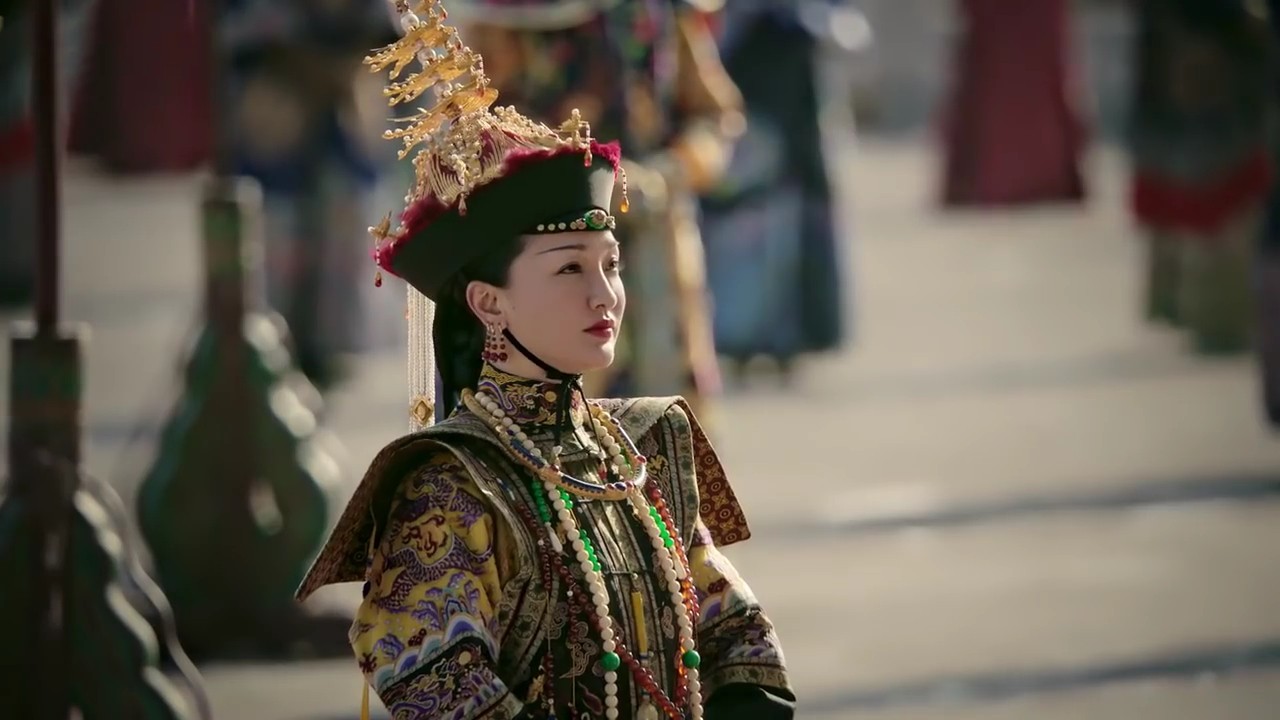 Fan mê mẩn với thần thái chuẩn mẫu nghi thiên hạ của Như Ý trong lễ sắc phong Hoàng hậu