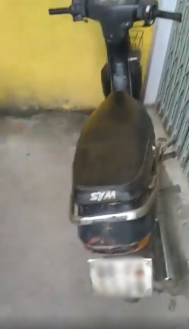 Lái xe không gương, không giấy tờ nhưng nam thanh niên vẫn cãi cùn với CSGT: Xe này em chỉ dùng đi chợ rồi còn quay clip