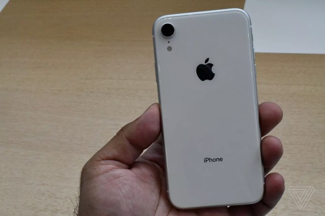 Mãn nhãn với phiên bản iPhone XR rẻ nhất ra mắt đêm qua