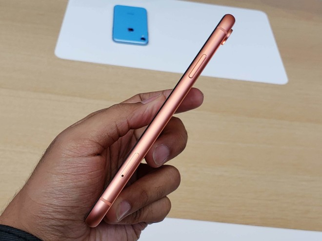 Mãn nhãn với phiên bản iPhone XR rẻ nhất ra mắt đêm qua