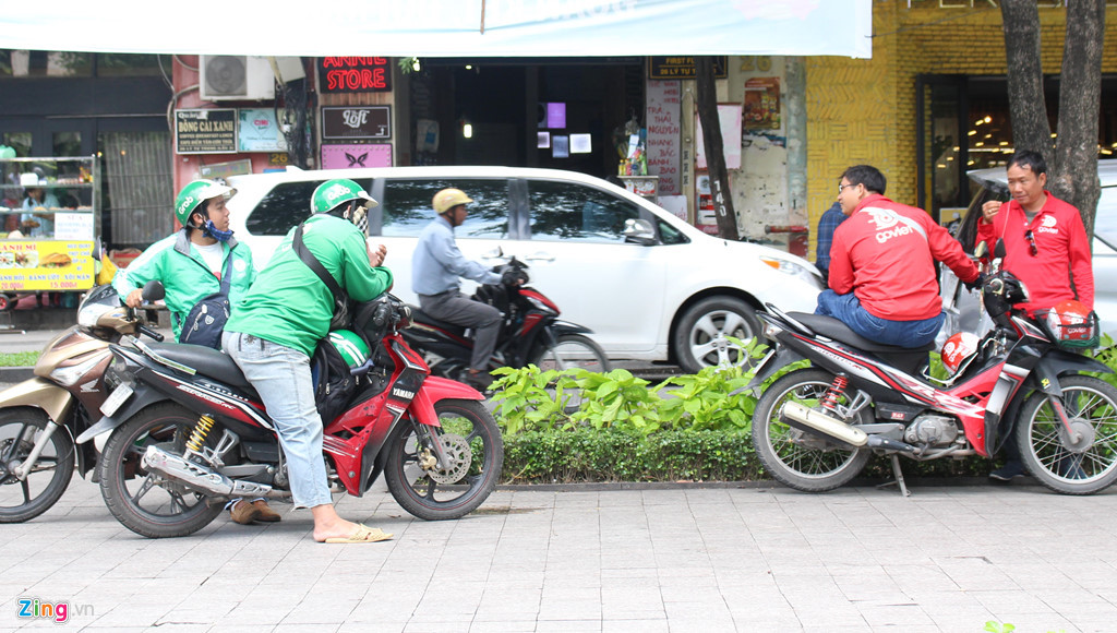 Đến lượt Grab chiêu dụ tài xế Go-Viet ở TP.HCM