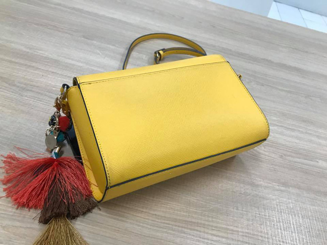 Zara Hà Nội bị tố lục túi đồ, coi người phụ nữ như kẻ cắp, tội phạm