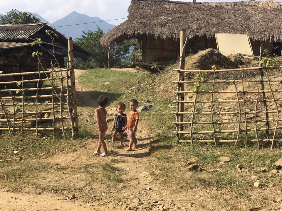 Mường Lát: Hiện trường bản Poọng nửa tháng sau lũ vẫn tan hoang