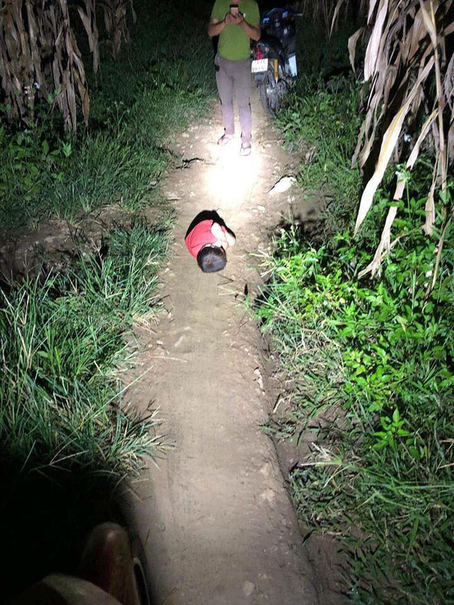 Thực hư câu chuyện bé trai phải ngủ ngoài đường khi bố mất, mẹ đi lấy chồng