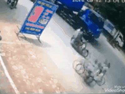 Video: 2 anh em ruột bị cuốn vào gầm container, thương vong trong ngày giỗ mẹ