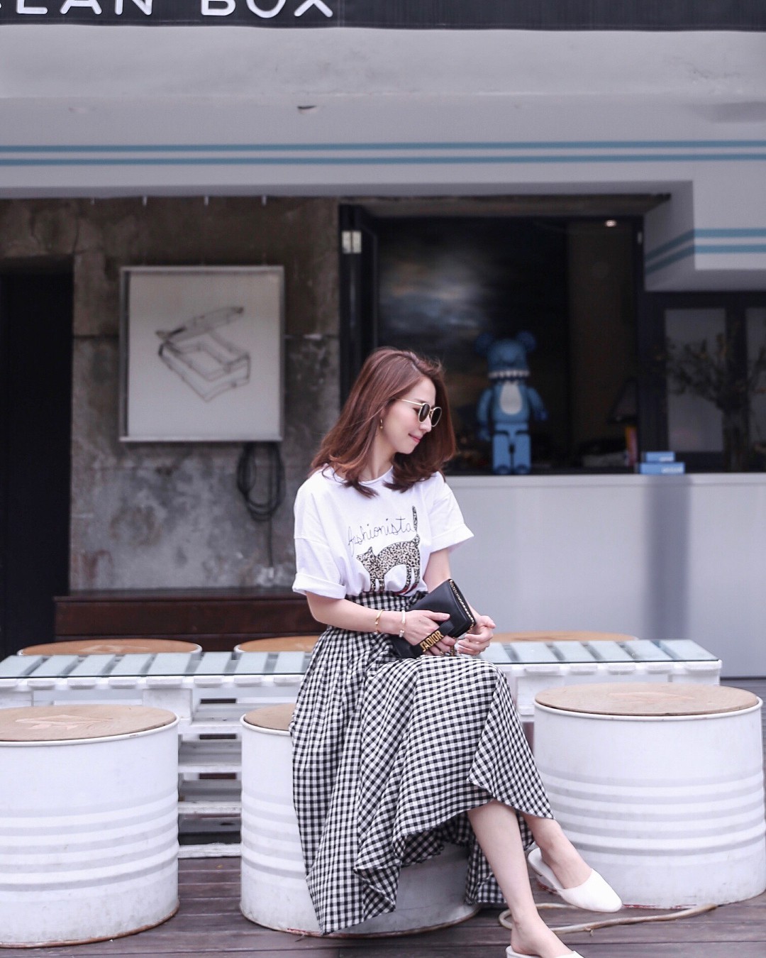 Chỉ cần có sẵn 5 món đồ này trong tủ váy áo là các nàng có thể hô biến vẻ ngoài trẻ trung ngay tức thì