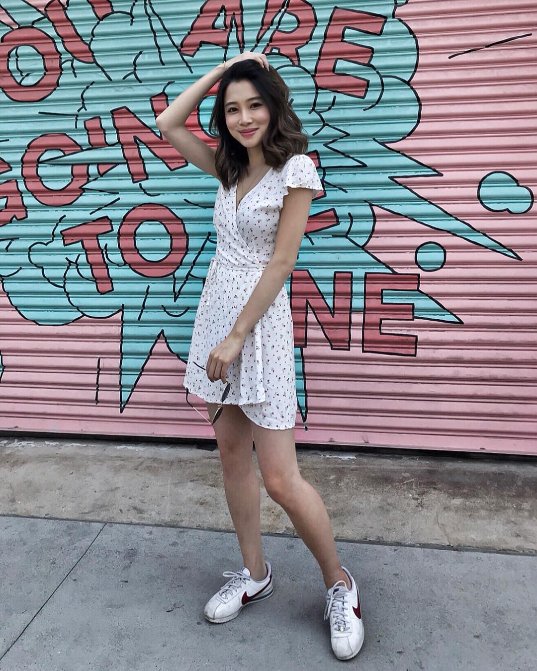 Chỉ cần có sẵn 5 món đồ này trong tủ váy áo là các nàng có thể hô biến vẻ ngoài trẻ trung ngay tức thì