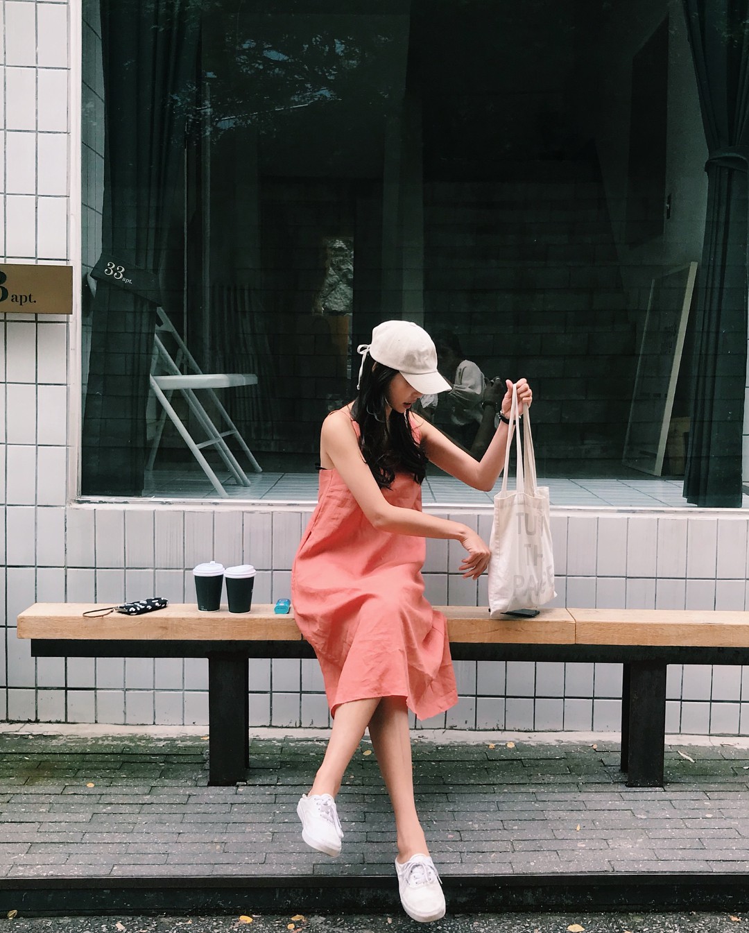 Chỉ cần có sẵn 5 món đồ này trong tủ váy áo là các nàng có thể hô biến vẻ ngoài trẻ trung ngay tức thì