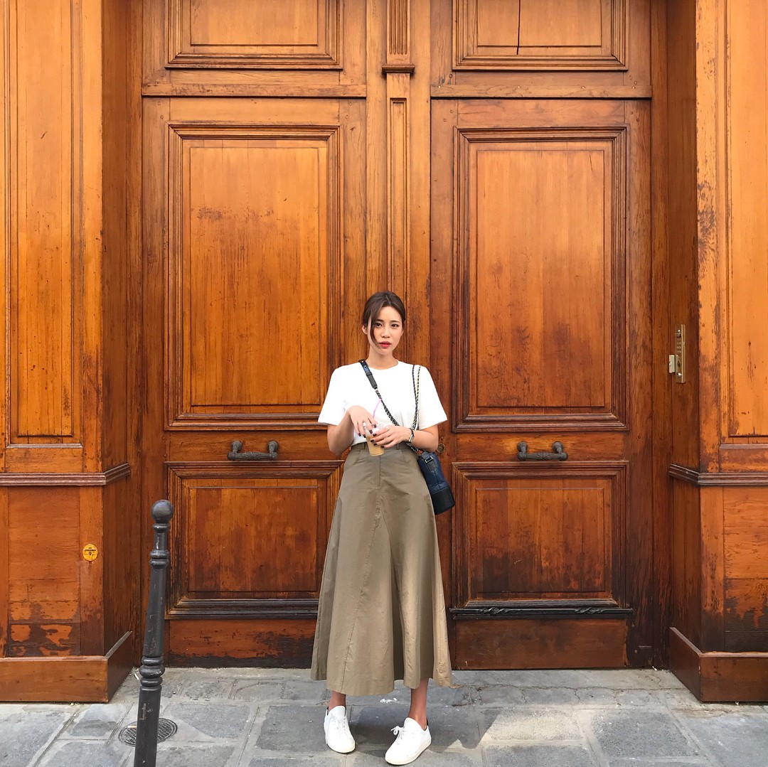 Chỉ cần có sẵn 5 món đồ này trong tủ váy áo là các nàng có thể hô biến vẻ ngoài trẻ trung ngay tức thì