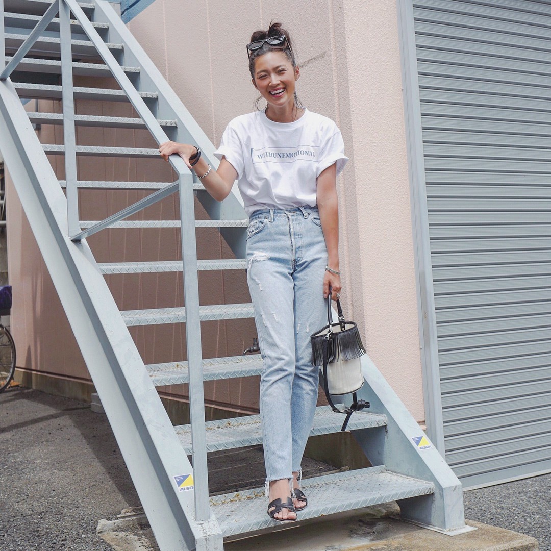 Chỉ cần có sẵn 5 món đồ này trong tủ váy áo là các nàng có thể hô biến vẻ ngoài trẻ trung ngay tức thì