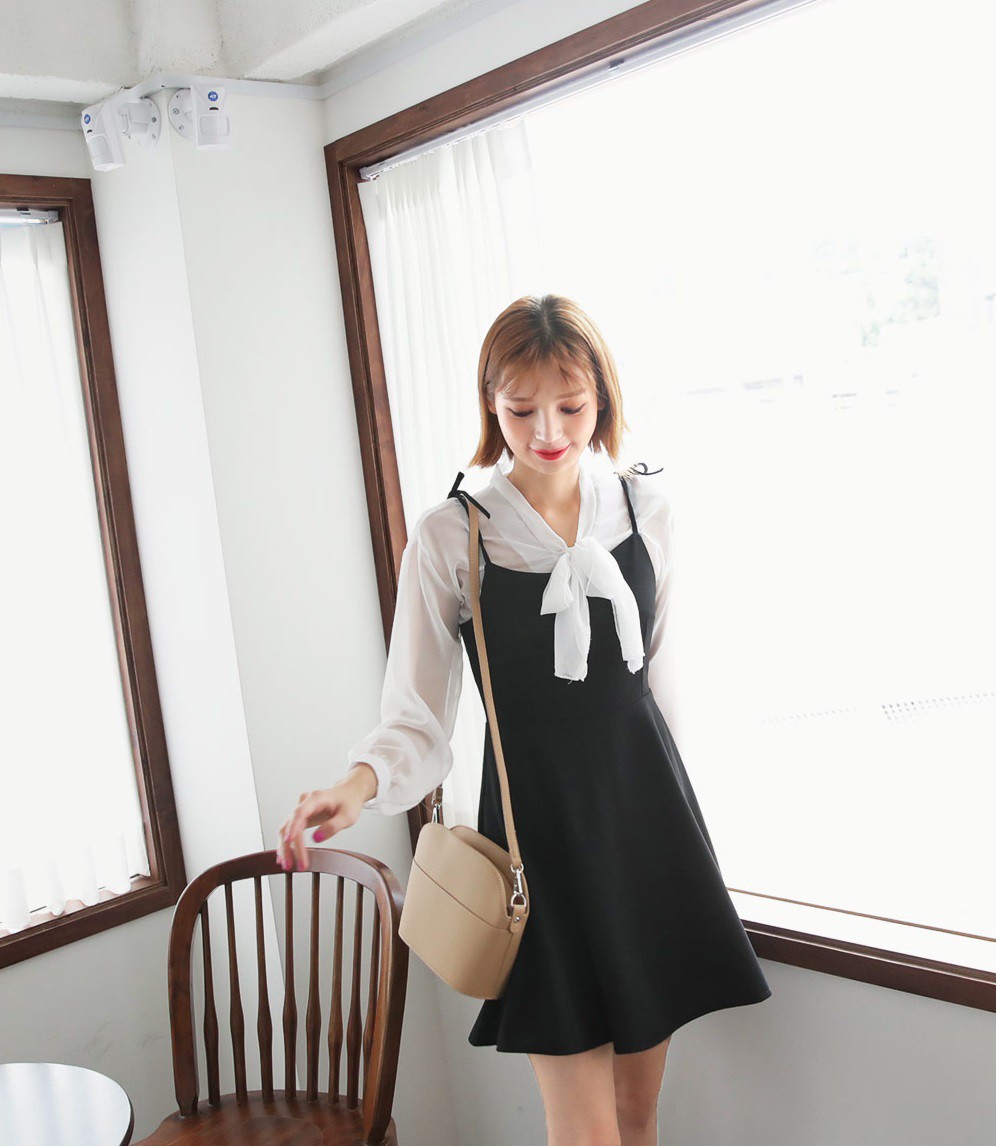 Vòng bụng lớn chỉ là chuyện nhỏ bởi đã có 5 kiểu váy liền giúp các nàng che giấu hoàn hảo