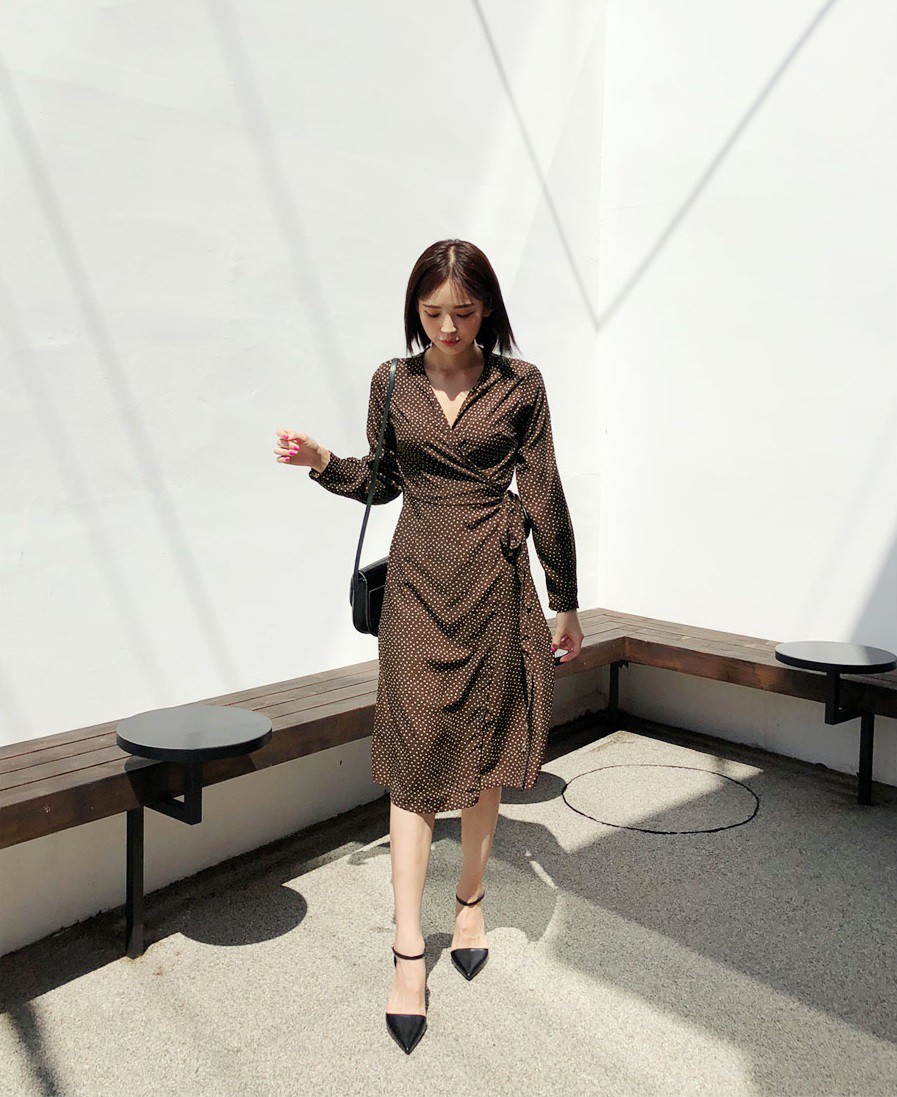 Vòng bụng lớn chỉ là chuyện nhỏ bởi đã có 5 kiểu váy liền giúp các nàng che giấu hoàn hảo