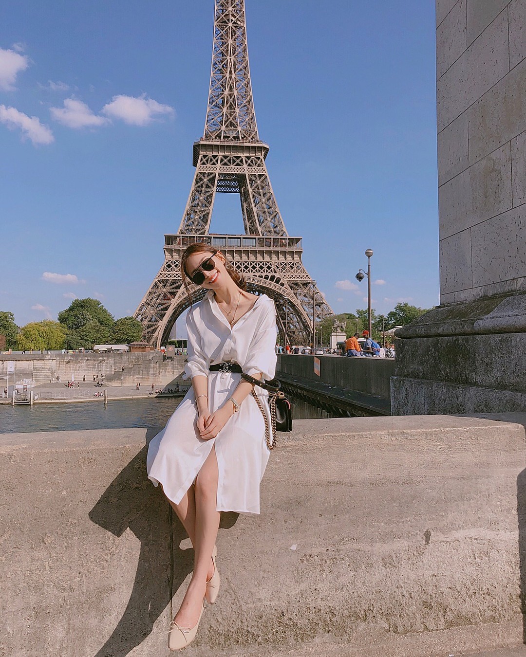 Vòng bụng lớn chỉ là chuyện nhỏ bởi đã có 5 kiểu váy liền giúp các nàng che giấu hoàn hảo