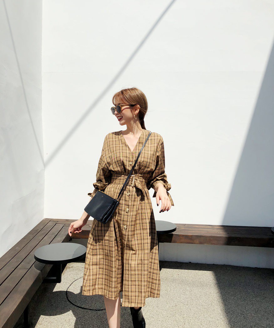 Vòng bụng lớn chỉ là chuyện nhỏ bởi đã có 5 kiểu váy liền giúp các nàng che giấu hoàn hảo