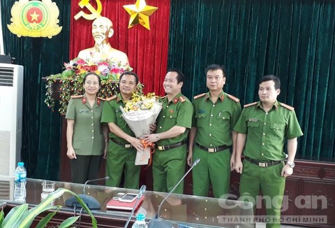 Vừa mở cửa, tôi giật bắn vì thấy sọ và hàm răng người