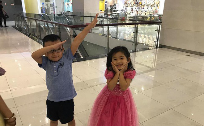 Nụ cười ngây thơ hạnh phúc của bé Lavie sau khi mẹ Mai Phương được xuất viện về nhà