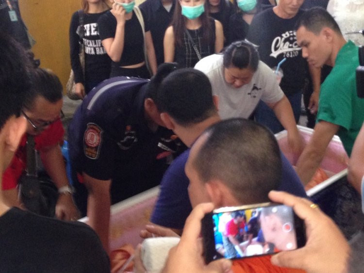 Lễ tang kín, tình tiết mới vụ người đẹp Thái Lan uống thuốc sâu tự tử