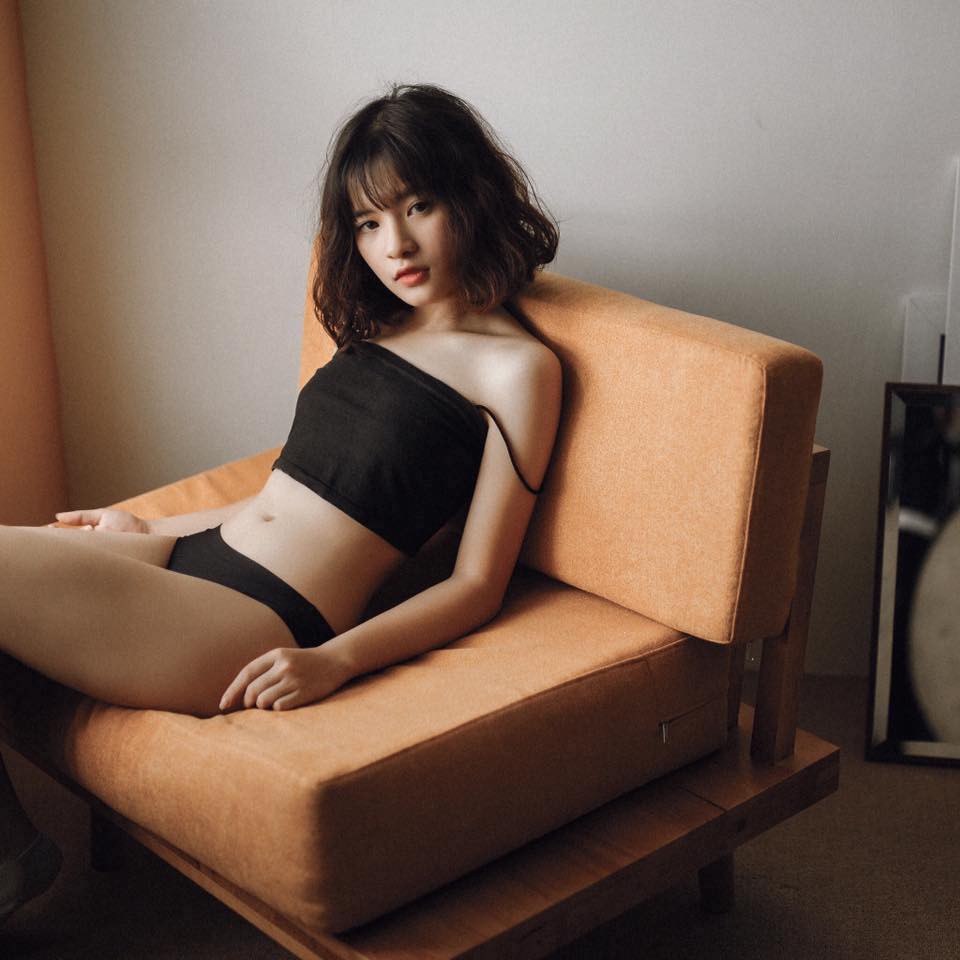 Trong các streamer nữ Việt Nam, ai là người sở hữu thân hình và phong cách gợi cảm nhất?