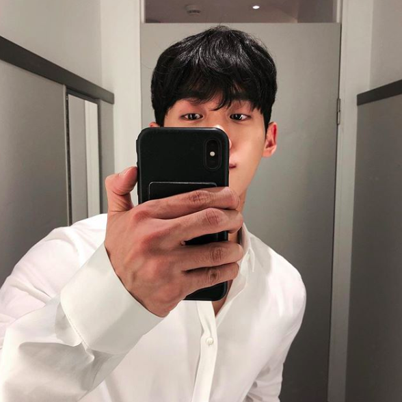 YouTuber mới nổi Hàn Quốc cao 1m84, được xem là chuẩn bạn trai mơ ước của mọi cô gái!