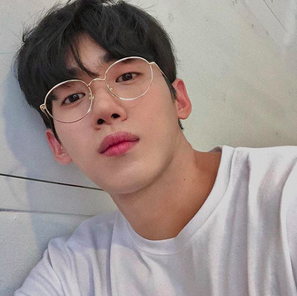 YouTuber mới nổi Hàn Quốc cao 1m84, được xem là chuẩn bạn trai mơ ước của mọi cô gái!