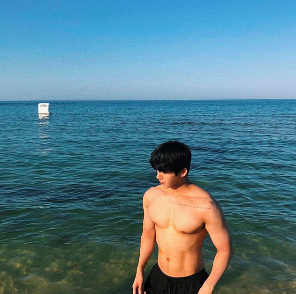 YouTuber mới nổi Hàn Quốc cao 1m84, được xem là chuẩn bạn trai mơ ước của mọi cô gái!