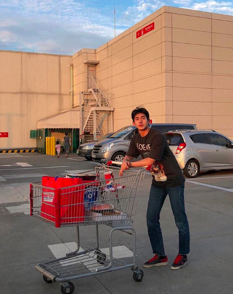 YouTuber mới nổi Hàn Quốc cao 1m84, được xem là chuẩn bạn trai mơ ước của mọi cô gái!