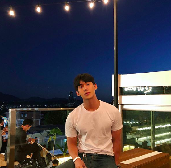 YouTuber mới nổi Hàn Quốc cao 1m84, được xem là chuẩn bạn trai mơ ước của mọi cô gái!