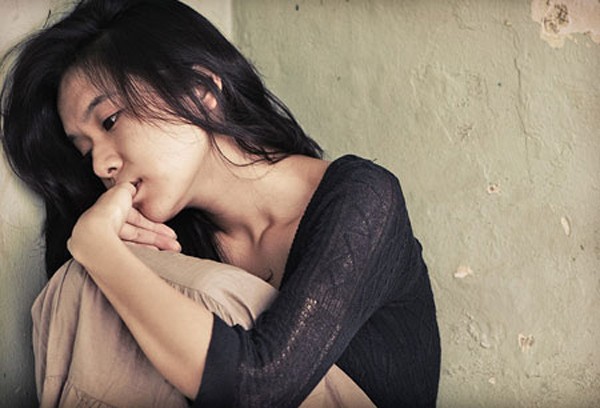 Luôn coi anh rể là thần tượng để chọn bạn trai, thế nhưng từ khi sống chung dưới mái nhà tôi thật sự sốc về nhân phẩm của anh ta